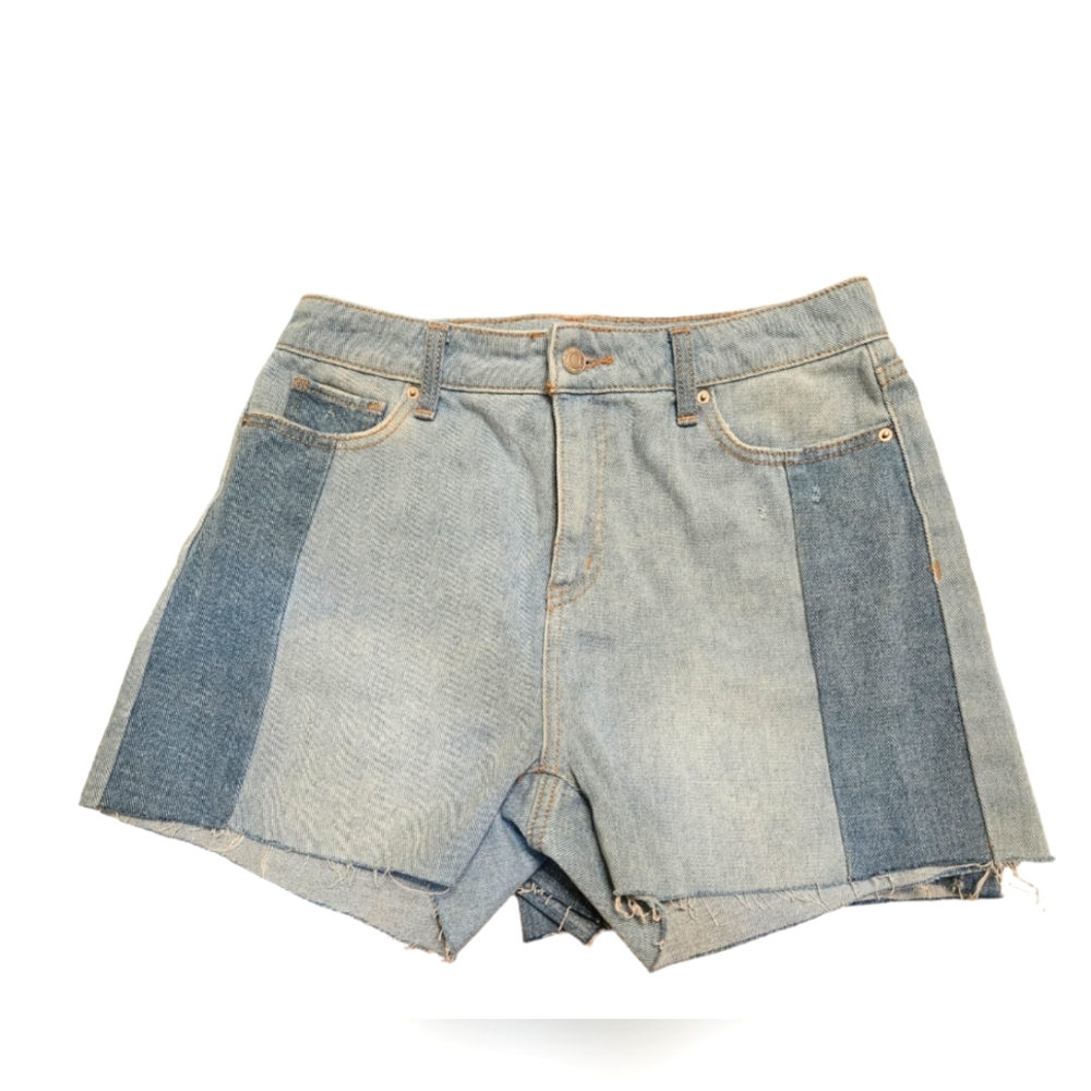 Time & Tru color block jean shorts